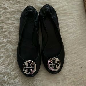 Tory Burch sz 8 black flats
